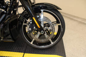 2024 Harley-Davidson Street Glide Grand American Touring FLHX thumb 1