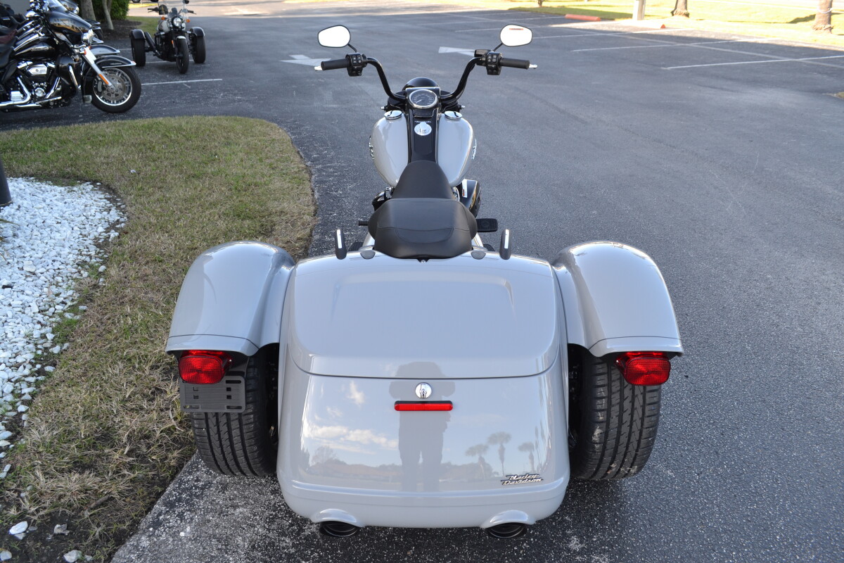 FLRT 2024 Freewheeler - Photo 8