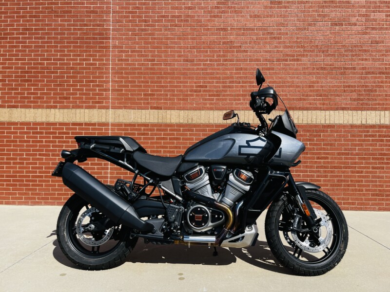 2022 Harley-Davidson® Pan America™ 1250 Special Gauntlet Gray Metallic