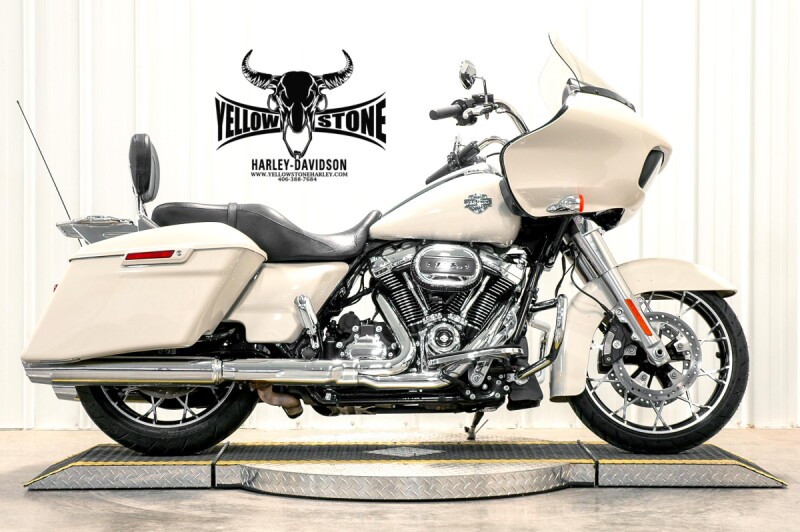 2022 Harley-Davidson® Road Glide® Special White Sand Pearl