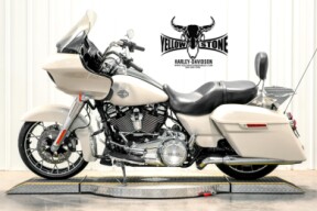 2022 Harley-Davidson® Road Glide® Special White Sand Pearl thumb 0