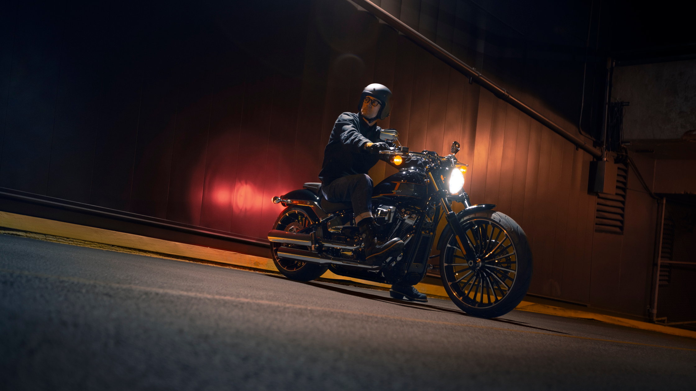 The 2024 Harley-Davidson® Breakout® 117 Specs and Performance Overview