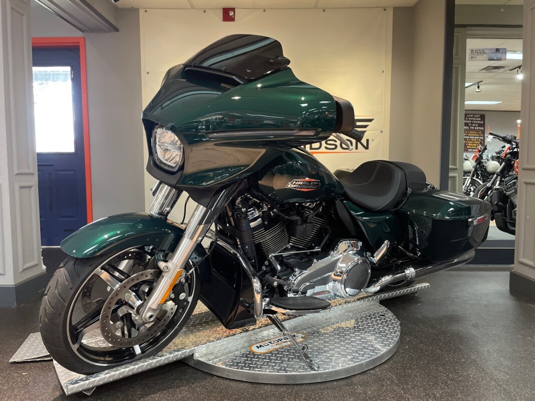 2024 Harley-Davidson Street Glide - Photo 4