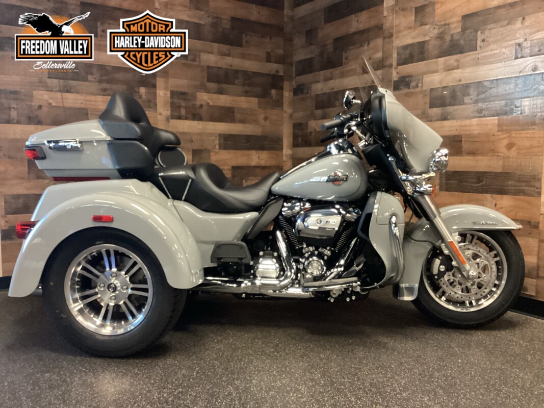 2024 HarleyDavidson® Tri Glide® Ultra Billiard Gray Brandywine