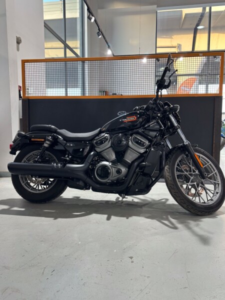 2023 Harley-Davidson<sup>®</sup> Nightster™ Vivid Black - Black Finish