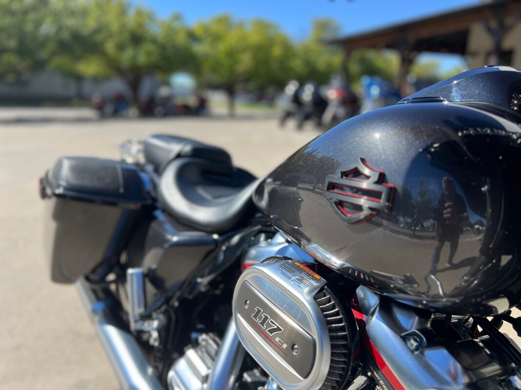 2020 Harley-Davidson CVO Street Glide Black Stardust w/ Magnetic - Photo 9