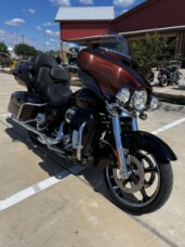 2019 Harley-Davidson<sup>®</sup> CVO<sup>™</sup> Limited Auburn Sunglo & Black Hole with Rich Bourbo thumb 3