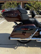 2019 Harley-Davidson<sup>®</sup> CVO<sup>™</sup> Limited Auburn Sunglo & Black Hole with Rich Bourbo thumb 1