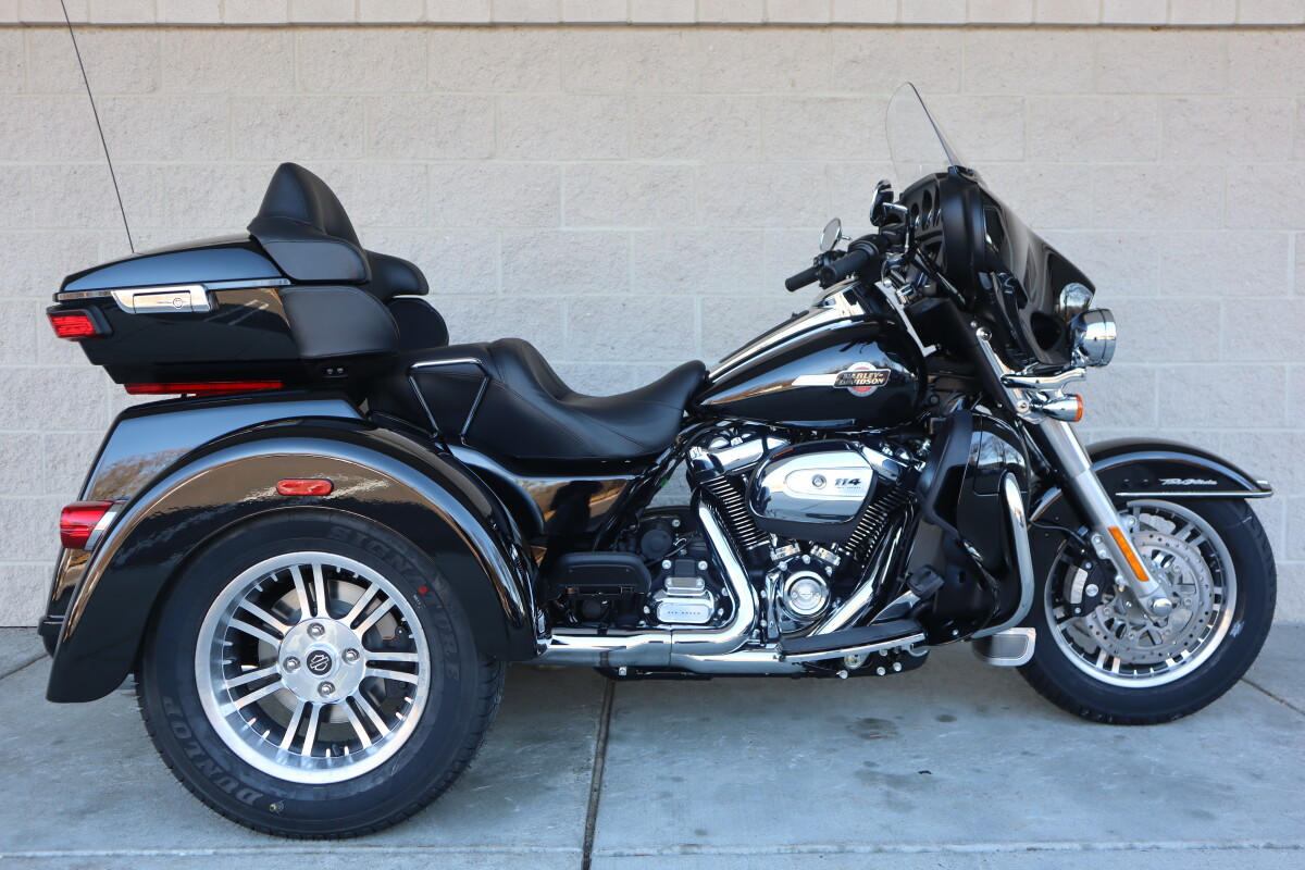 2024 HarleyDavidson® Tri Glide® Ultra FLHTCUTG The Woodlands Harley