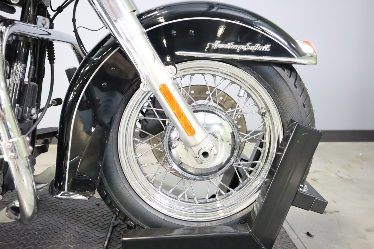 2011 Harley-Davidson Heritage Softail Classic FLSTC - Photo 10