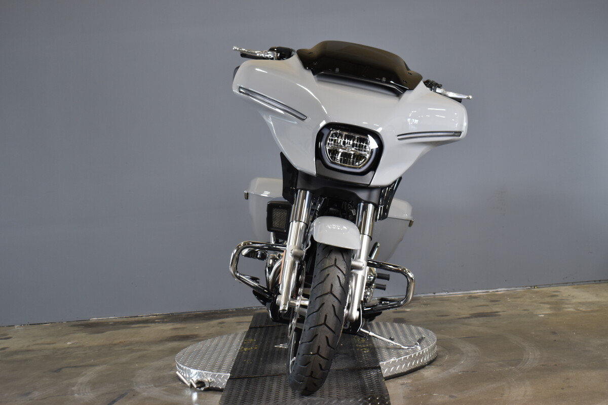 2024 Harley-Davidson Street Glide FLHX - Photo 3