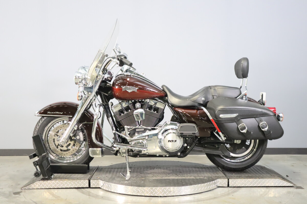 2011 Harley-Davidson Road King Classic FLHR - Photo 5