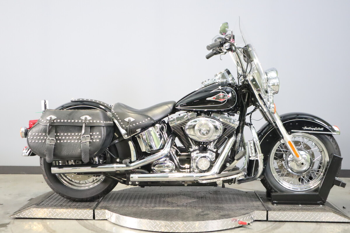 2011 Harley-Davidson Heritage Softail Classic FLSTC