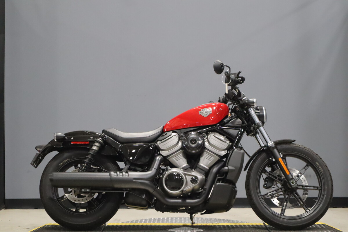 RH975 ナイトスター　2022-2023 2022年式 スポーツ RH975 ナイトスター 年式別モデルカタログ