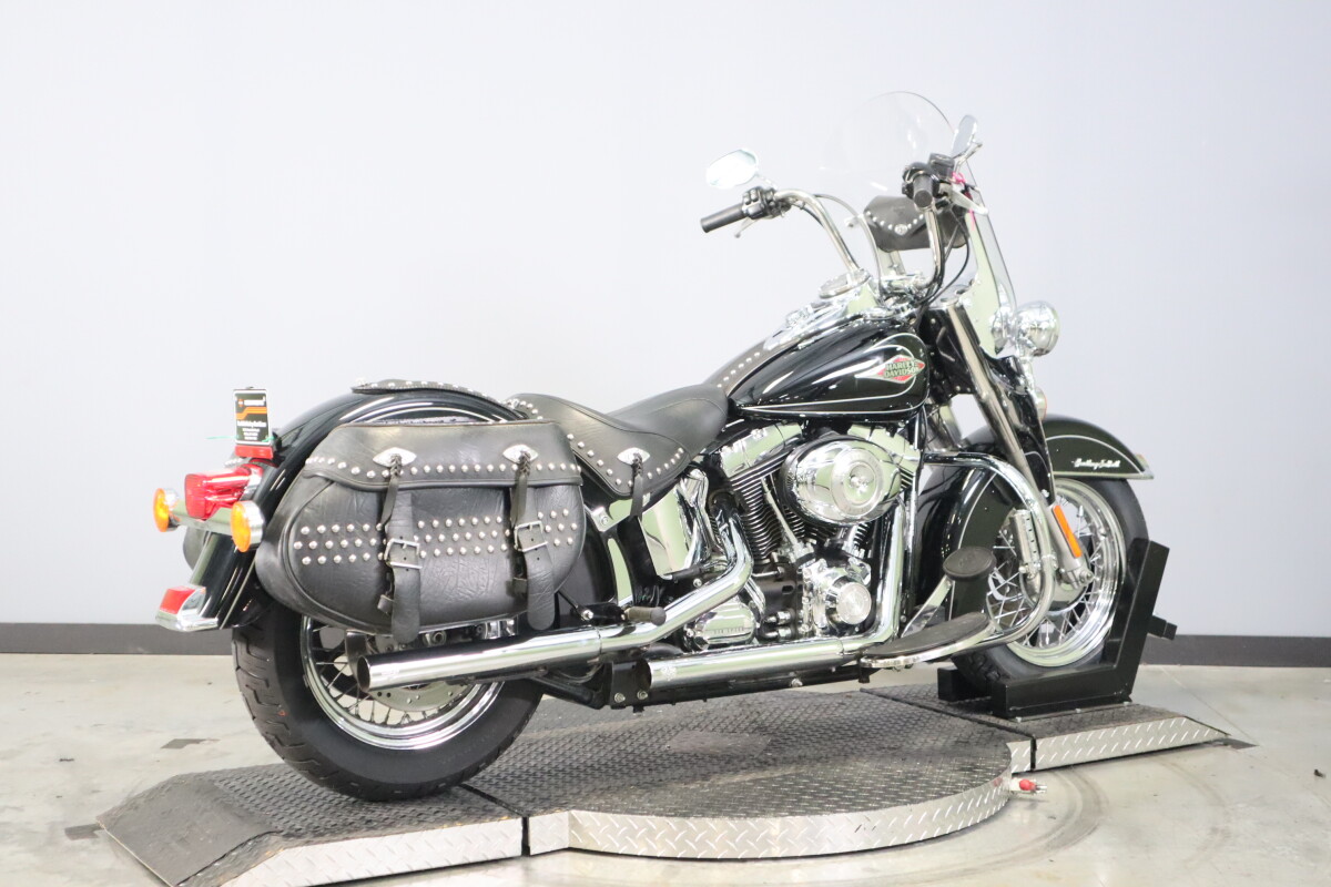 2011 Harley-Davidson Heritage Softail Classic FLSTC - Photo 8