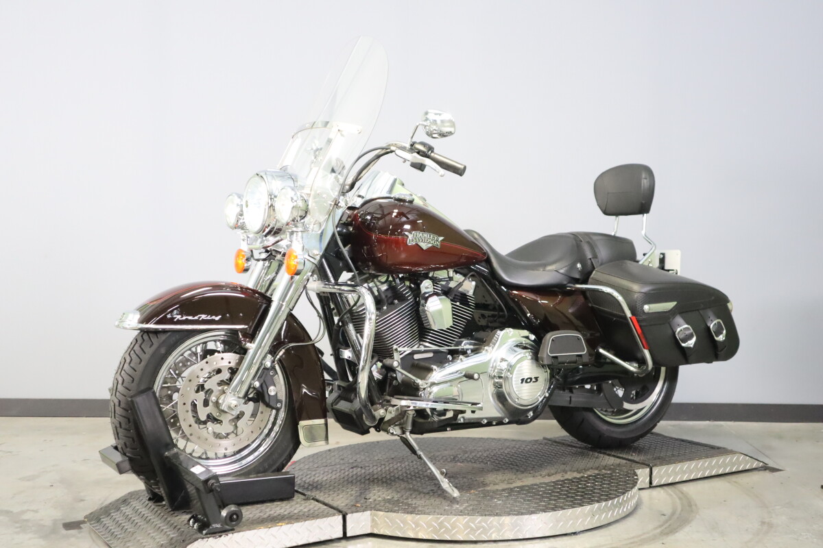 2011 Harley-Davidson Road King Classic FLHR - Photo 4