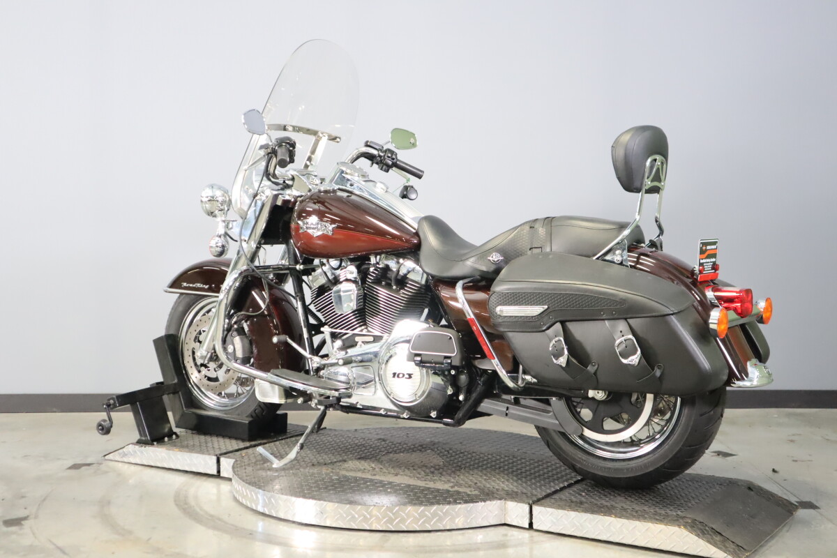2011 Harley-Davidson Road King Classic FLHR - Photo 6