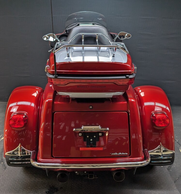 Harley-Davidson Tri Glide Ultra 2019 FLHTCUTG WICKED RED/ BARSLV W/PINSTRIPE - Photo 7