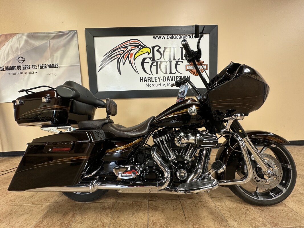 CVO™ Road Glide® Custom | Bald Eagle Harley-Davidson®