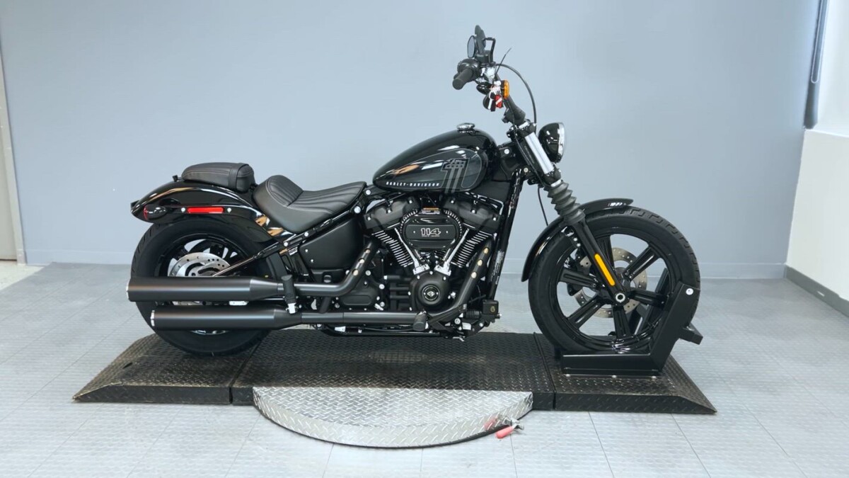 BOBプレイボーイ 2021 Harley-Davidson® FXBBS - Street Bob® 114 | Battleship