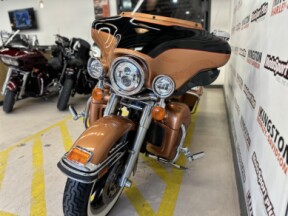 2008 Harley-Davidson<sup>®</sup> Electra Glide® Ultra Classic® 105th Anniversary Copper Pearl & Vivi thumb 2