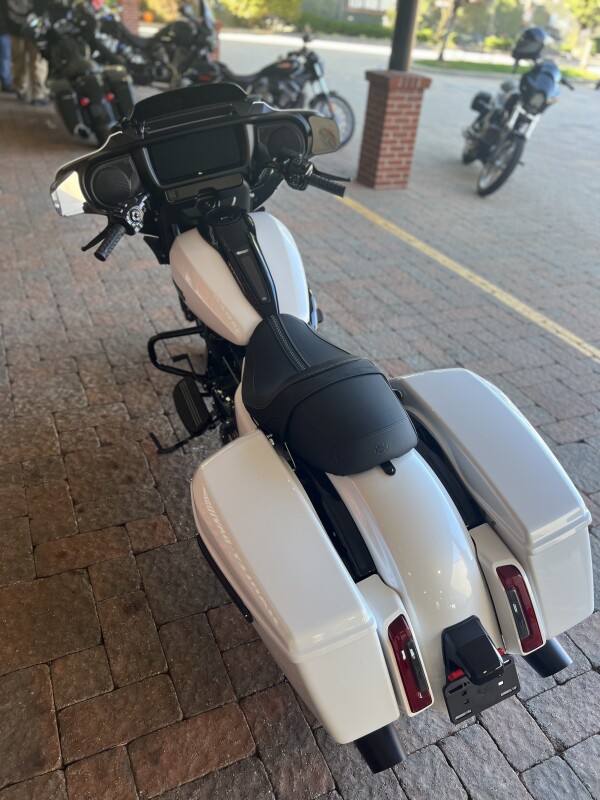2025 Harley Davidson Street Glide FLHX - Photo 4