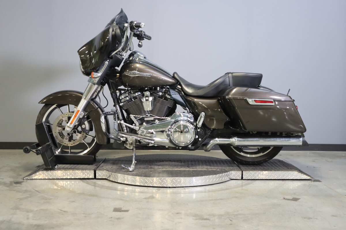 2021 Harley-Davidson Street Glide FLHX - Photo 9