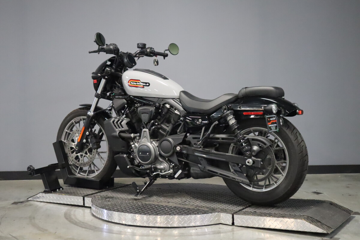 2024 Harley-Davidson® Nightster™ RH975, photo 10