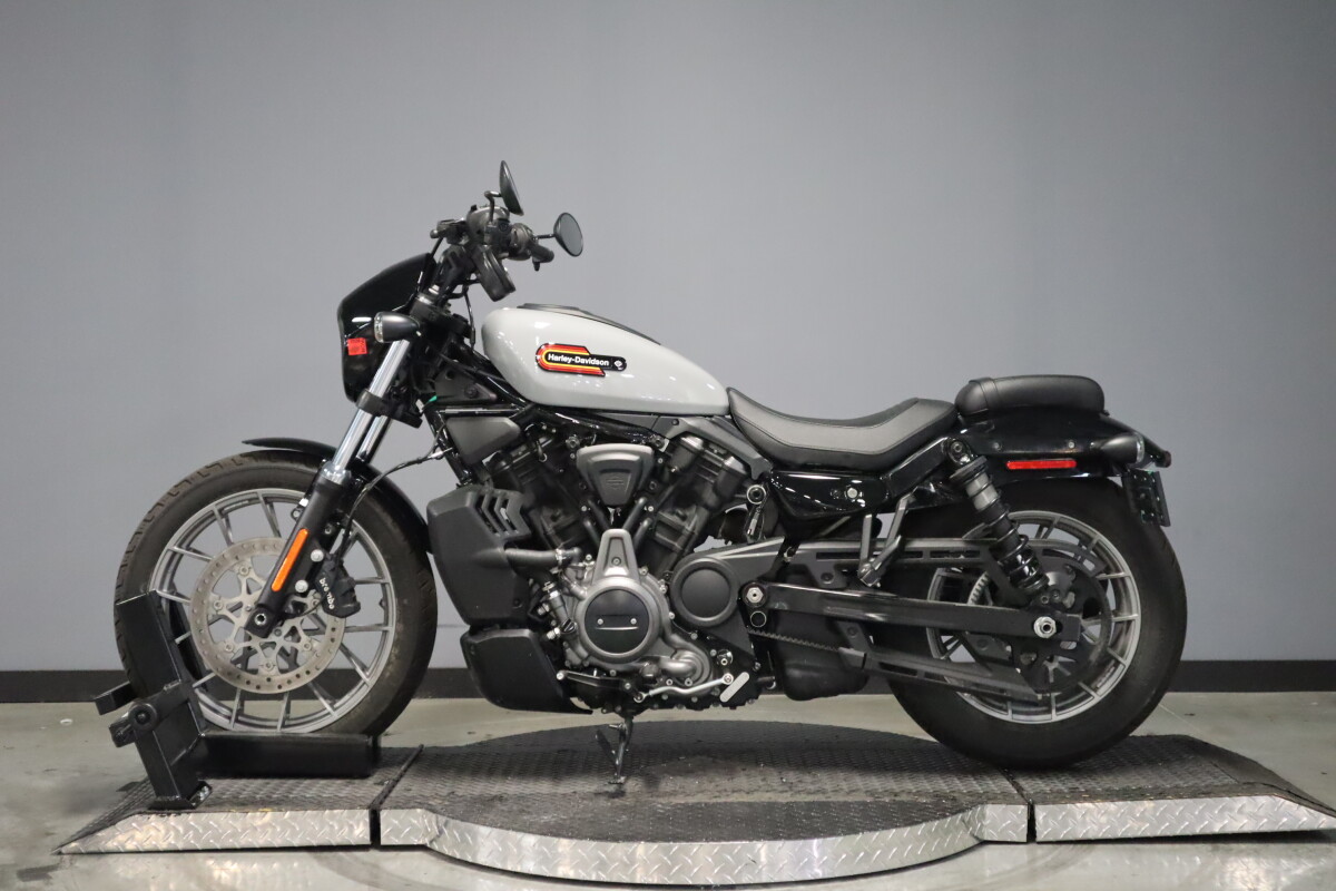 2024 Harley-Davidson® Nightster™ RH975, photo 9