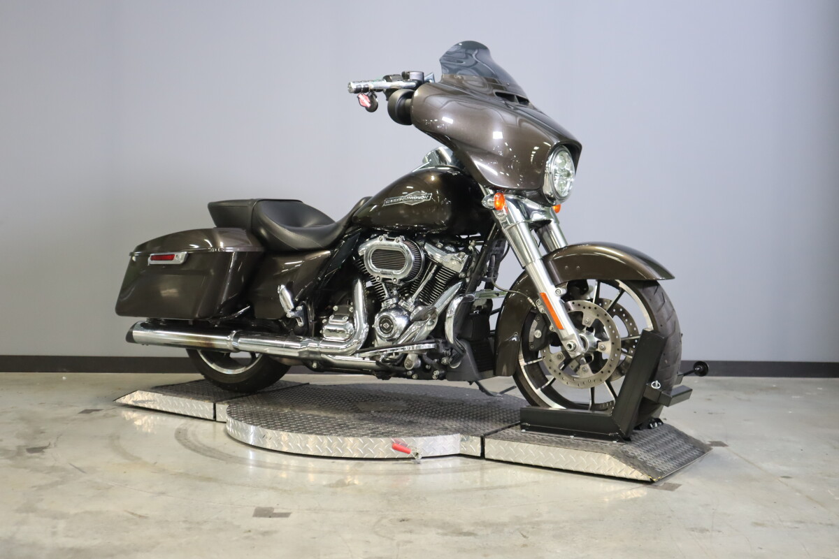 2021 Harley-Davidson Street Glide FLHX - Photo 6