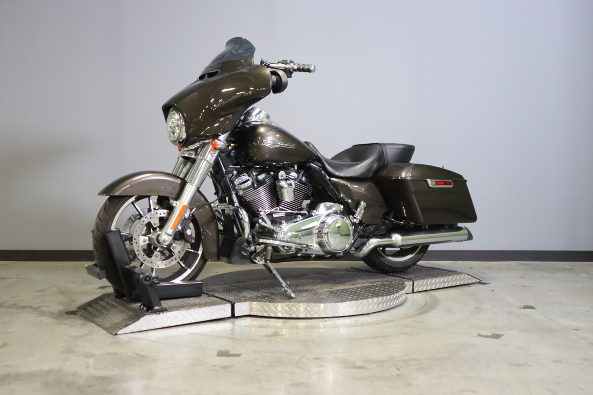 2021 Harley-Davidson Street Glide FLHX - Photo 8