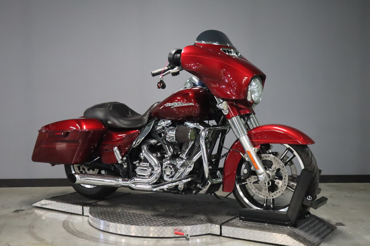 2016 Harley-Davidson Street Glide Special FLHXS - Photo 9