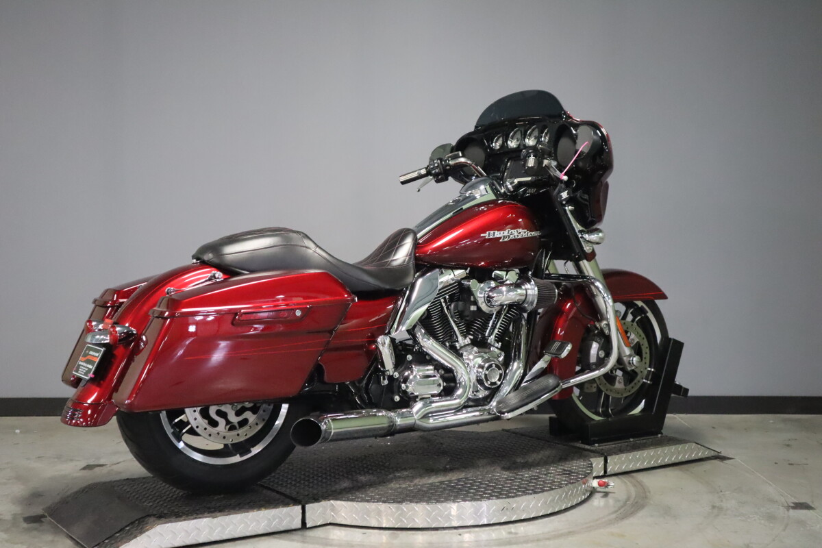 2016 Harley-Davidson Street Glide Special FLHXS - Photo 2