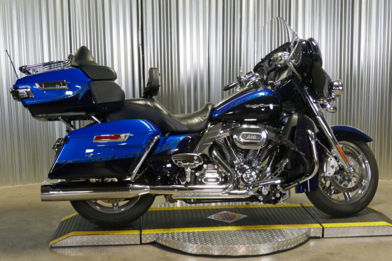 FLHTKSE 2014 CVO™ Electra Glide Ultra Limited®
