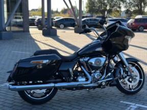 2026 Harley-Davidson<sup>®</sup> Road Glide® Vivid Black thumb 2