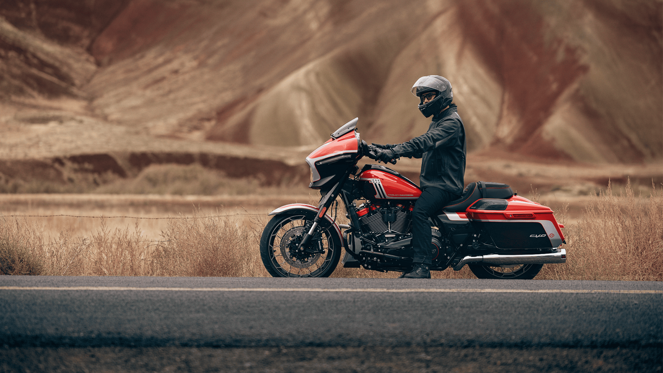 2024 Harley-Davidson® CVO™ Street Glide® stands poised for an unmatched ride.
