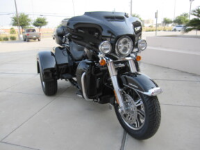 FLHTCUTG 2024 Tri Glide<sup>®</sup> Ultra thumb 3