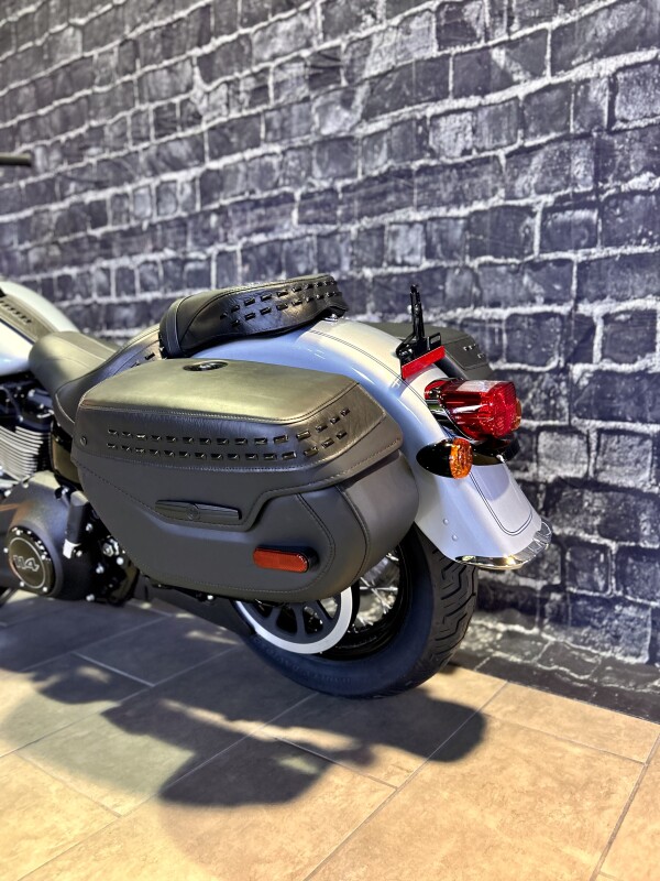 2024 Harley-Davidson Heritage Classic 114 in Atlas Silver Metallic - Photo 10