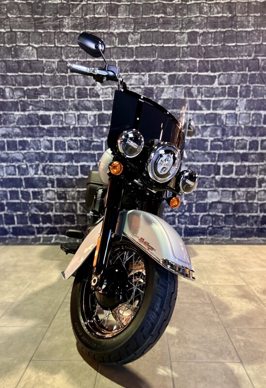 2024 Harley-Davidson Heritage Classic 114 in Atlas Silver Metallic - Photo 7