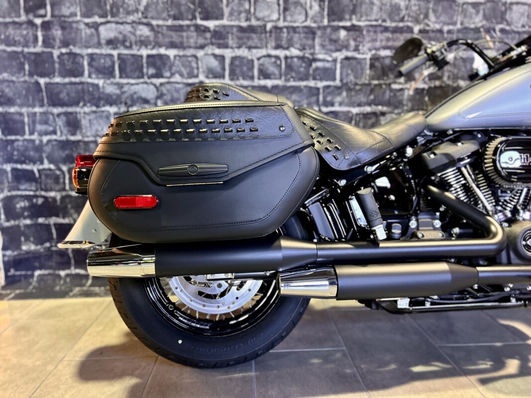 2024 Harley-Davidson Heritage Classic 114 in Atlas Silver Metallic - Photo 5