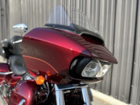 2017 Harley-Davidson<sup>®</sup> Road Glide<sup>®</sup> Ultra Two-Tone Mysterious Red Sunglo/Velocit thumb 1
