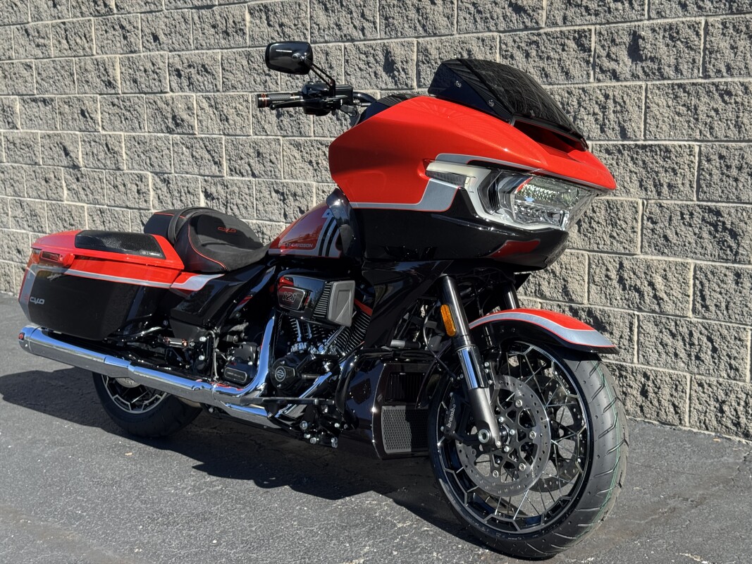 FLTRXSE 2024 CVO Road Glide - Photo 3