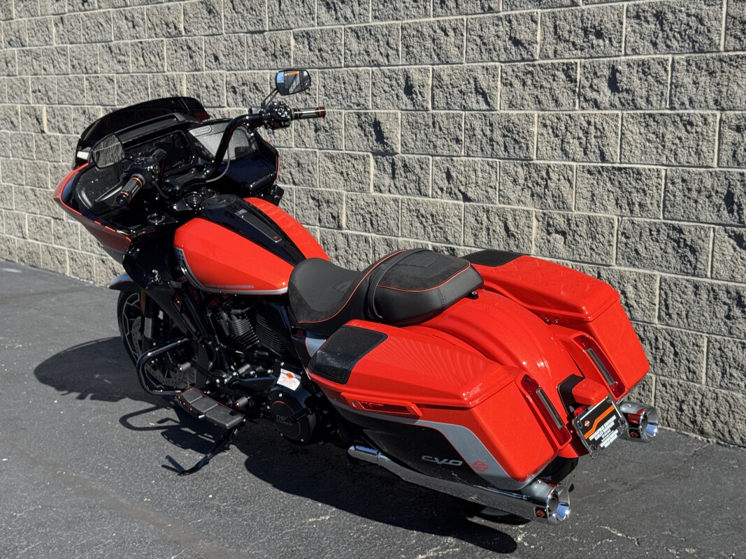 FLTRXSE 2024 CVO Road Glide - Photo 6