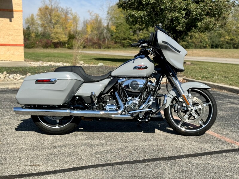 2024 Harley-Davidson<sup>®</sup> Street Glide® Billiard Gray