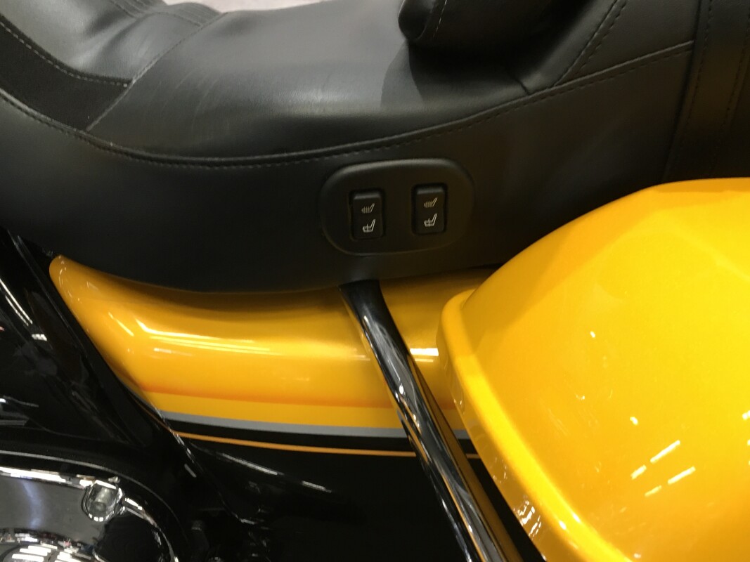 2022 Harley-Davidson CVO Road Glide Limited Hightail Yellow Pearl FLTRKSE - Photo 9