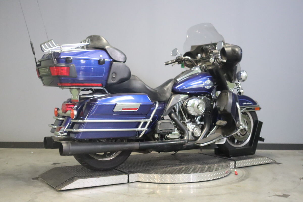 2007 Harley-Davidson Electra Glide Ultra Classic FLHTCU - Photo 2
