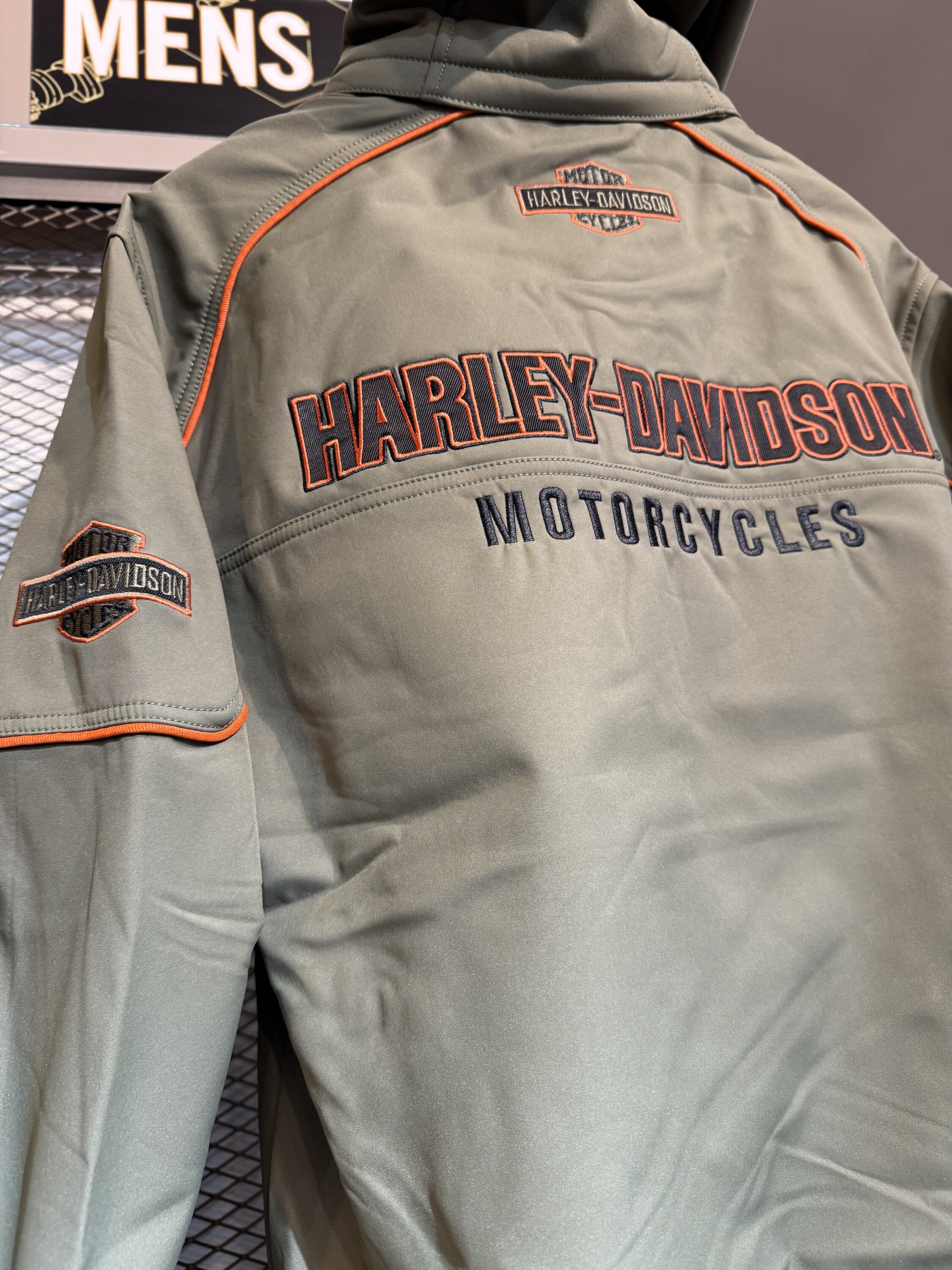 限定カラーなIdyll Windproof Soft Shell Jacket が入荷しました