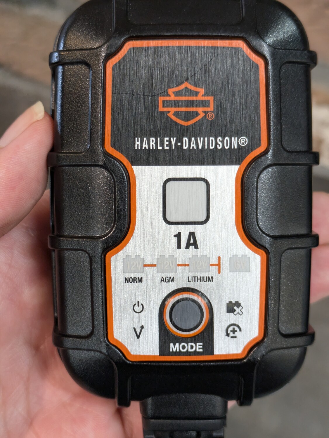 冬の必須アイテム バッテリーチャージャー⚡ | Harley-Davidson® 豊橋