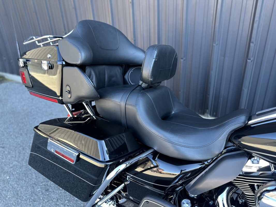 2011 Harley-Davidson Electra Glide Ultra Limited Vivid Black - Photo 9