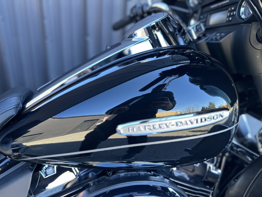2011 Harley-Davidson Electra Glide Ultra Limited Vivid Black - Photo 8